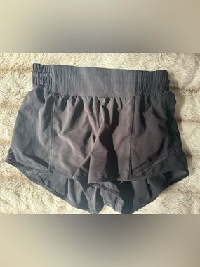 lululemon hotty hot high rise lined 2.5